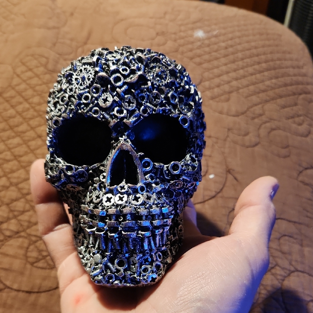 Siver Nuts&bolts SKULL. Detailed Display Skull 5"×5"×4"